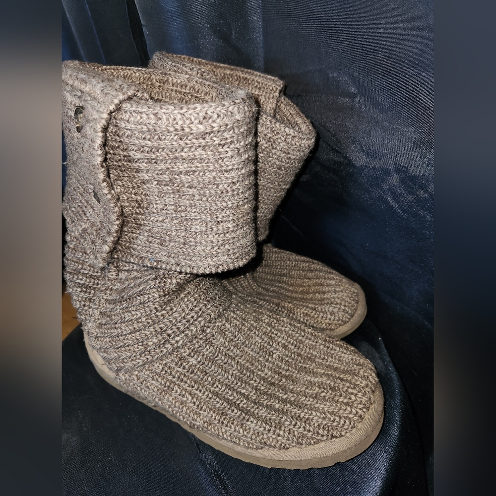UGG Classic Cardy Shearling Boot size 9